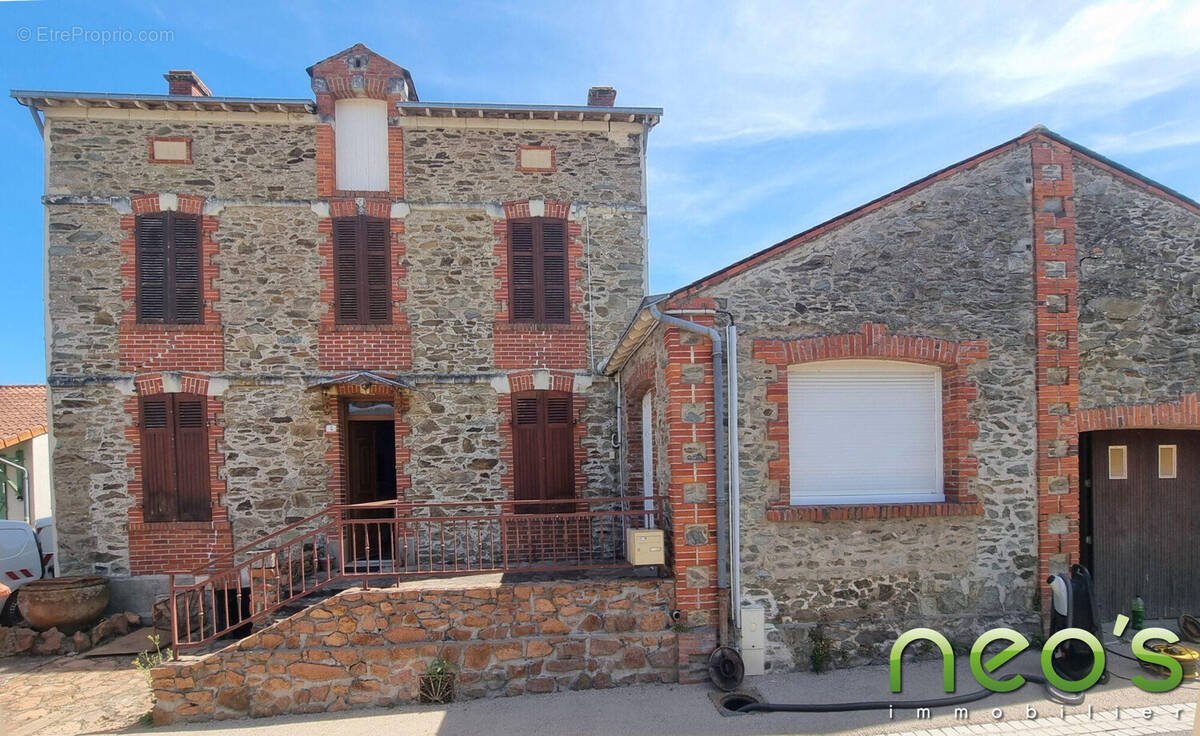 Maison à BEAULIEU-SUR-LAYON