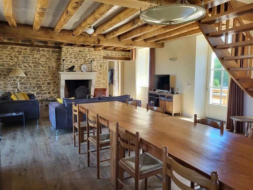 Maison à MONTMORILLON