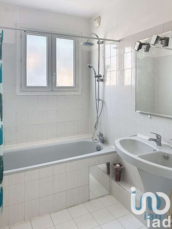 Photo 6 - Appartement à BAGNOLS-SUR-CEZE