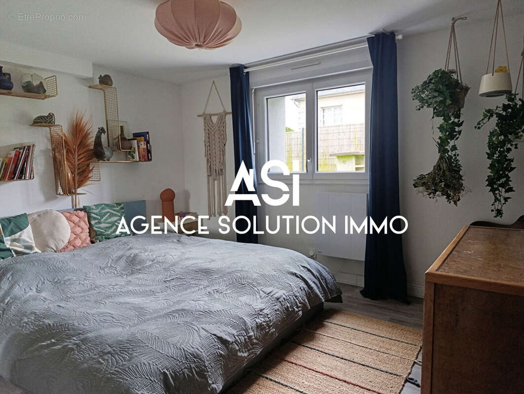 Maison à VILLAINES-LA-JUHEL