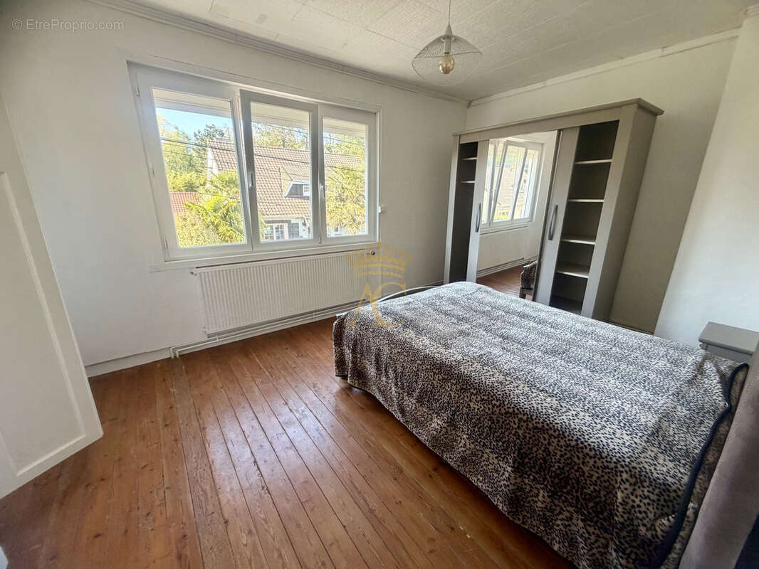 Idéal investissement locatif ou première acquisition : Maison à rénover dans un secteur calme de TREPIED - photo 11