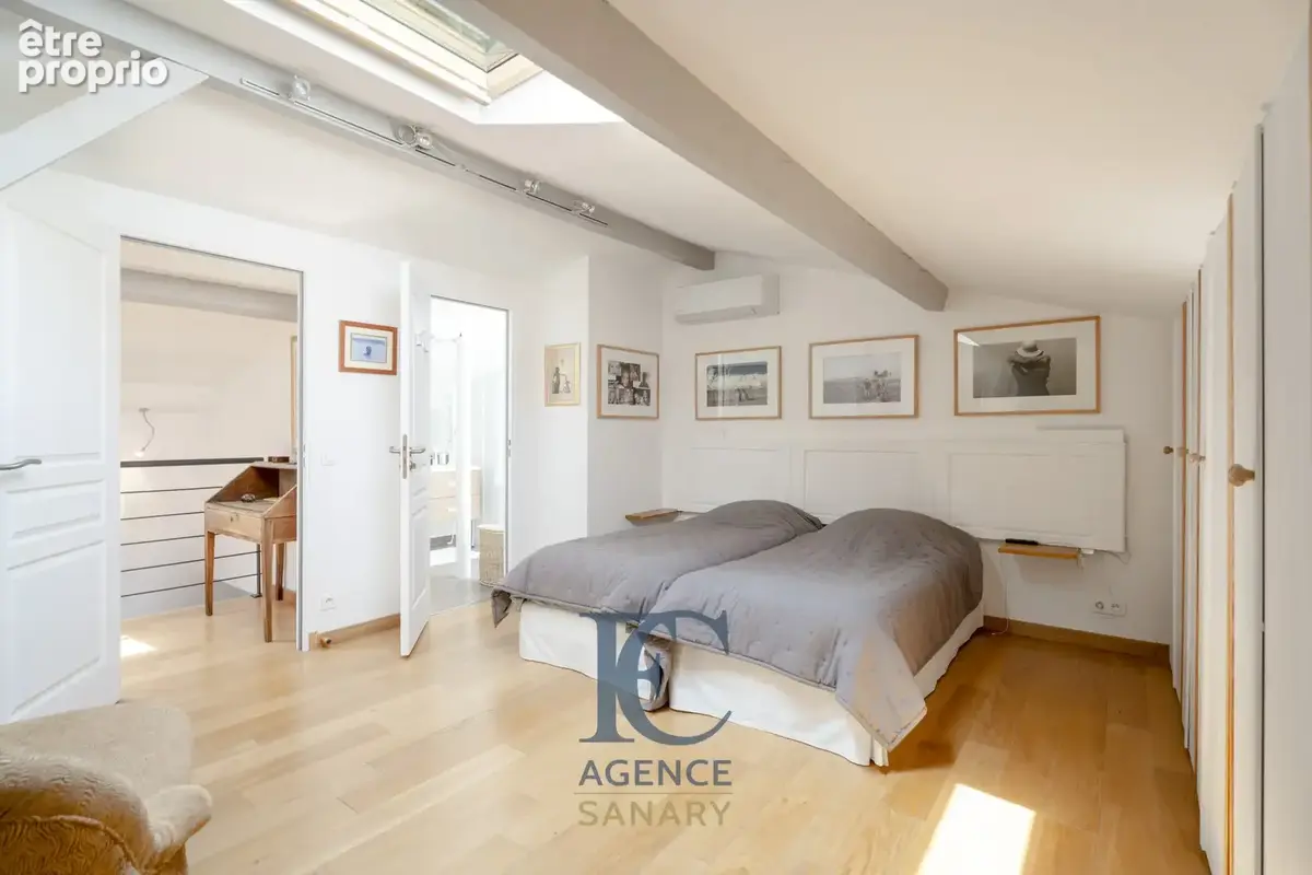 Maison d'architecte rénovée de 165 m2 habitables à 10 minutes à pied du centre-ville et des plages - photo 7