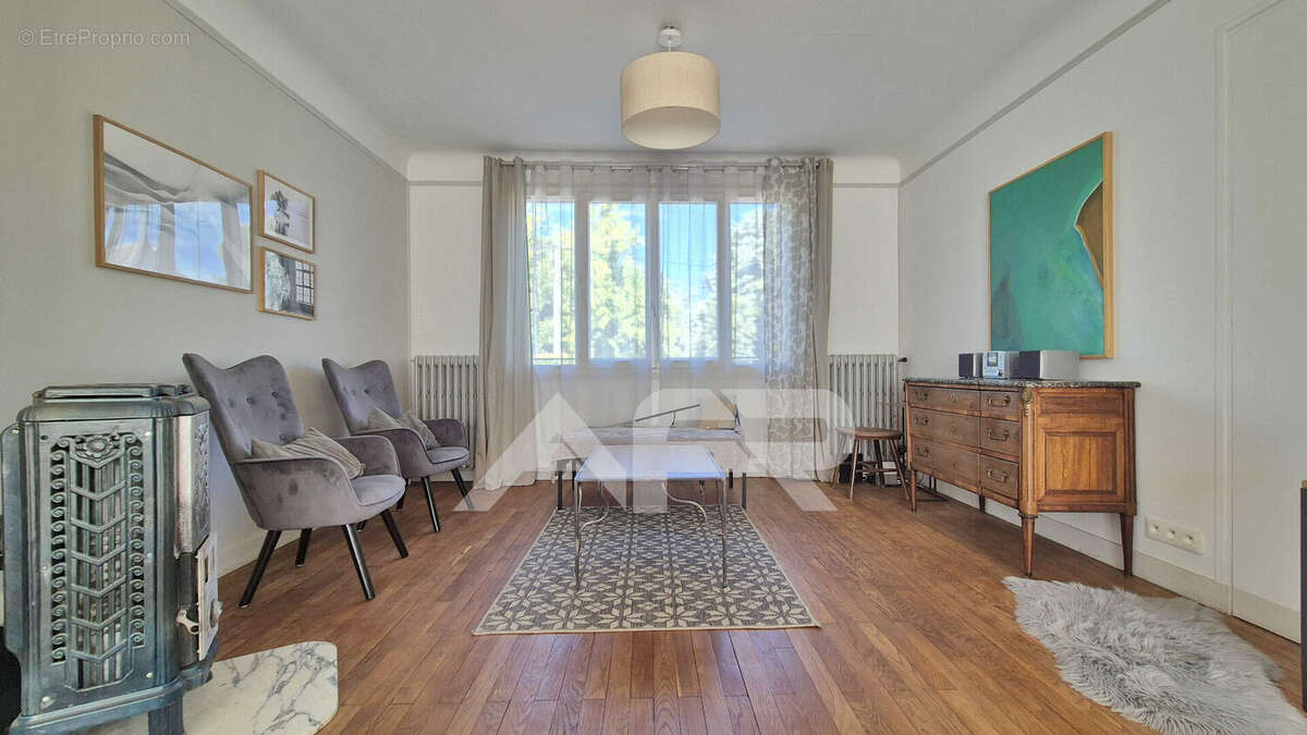 Maison indépendante avec jardin, dépendance CHATOU - photo 4