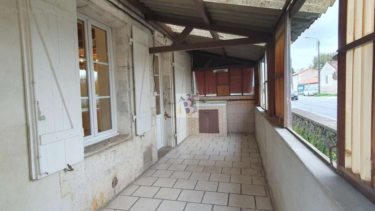 Maison à FLEAC