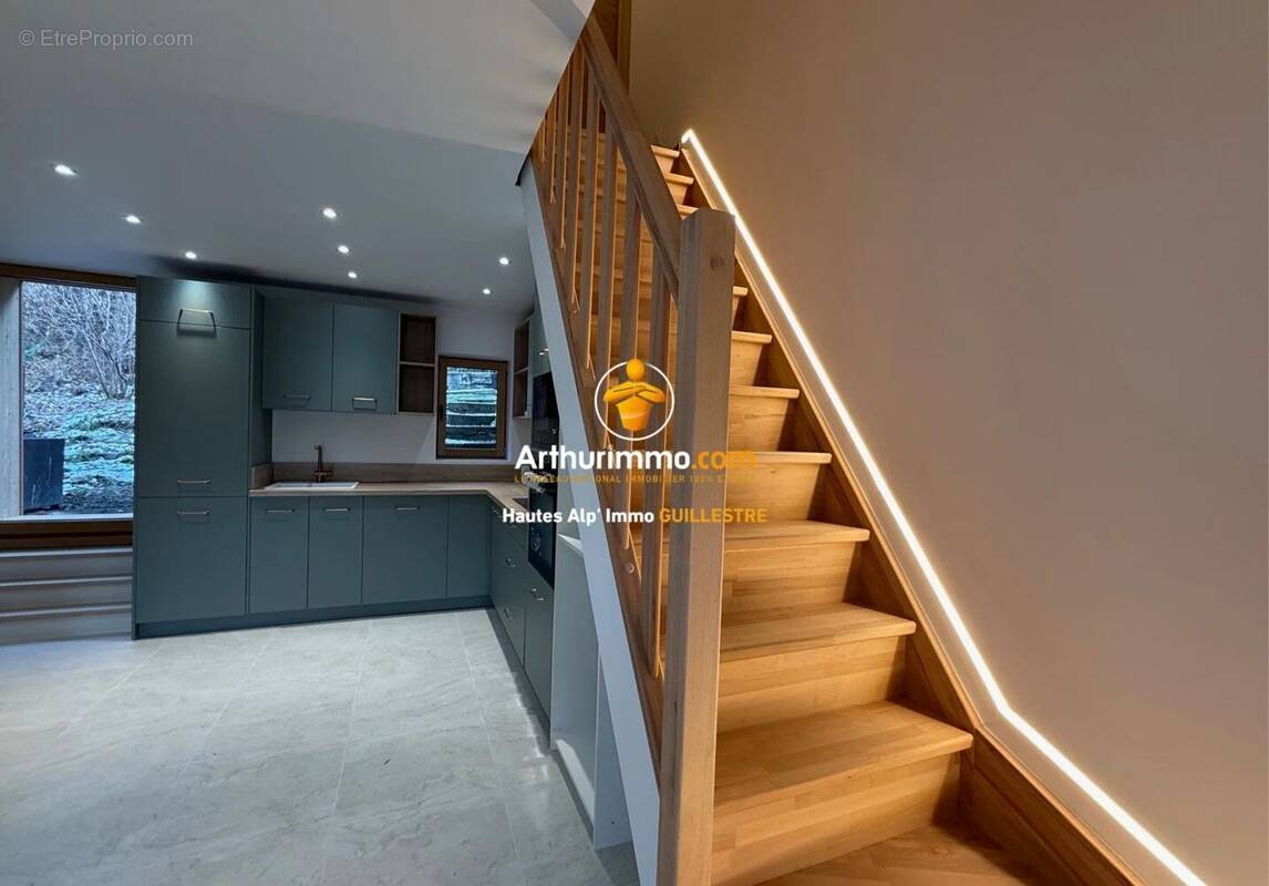 Appartement à EYGLIERS