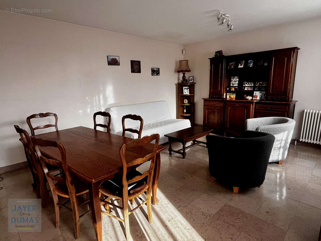 SAINT-GERMAIN-DU-PLAIN - Maison sur sous-sol avec véranda et 1 950 m2 de terrain - photo 3