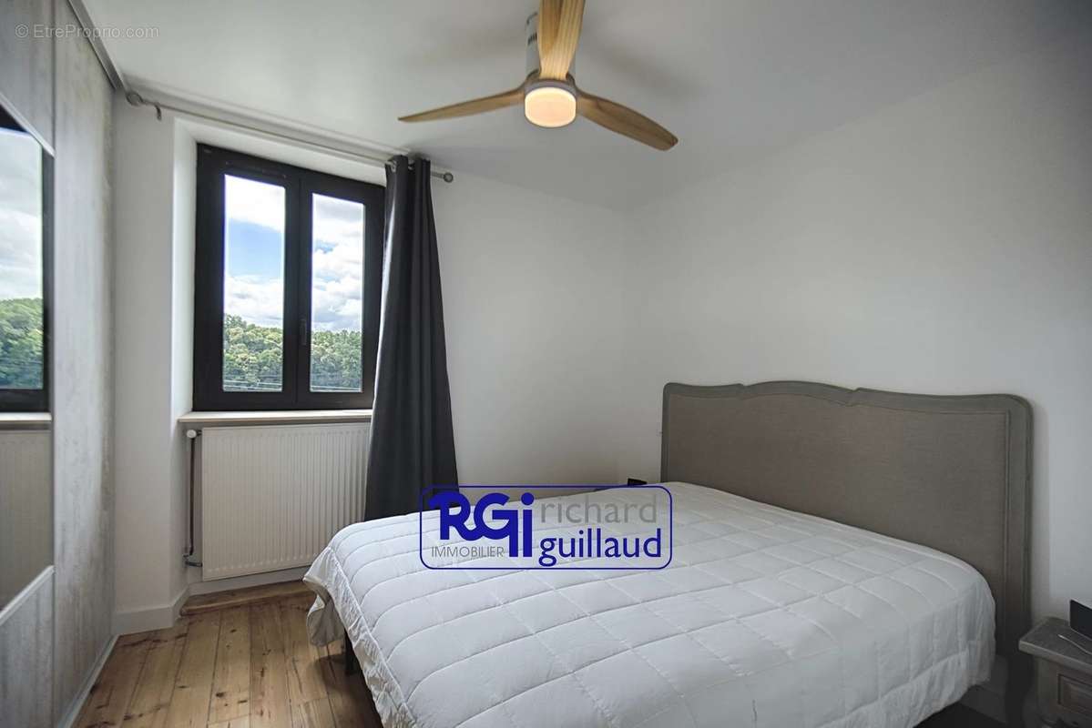 Maison à SAINT-DIDIER-DE-LA-TOUR