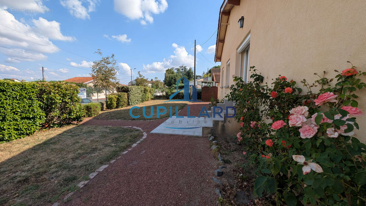 maison de plain-pied au calme proche des commerces - photo 2