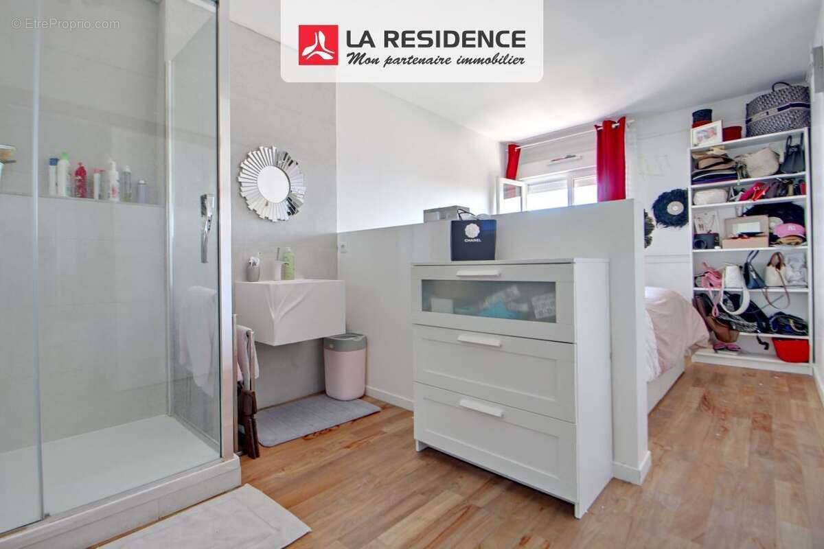 Appartement à FONTENAY-LE-FLEURY