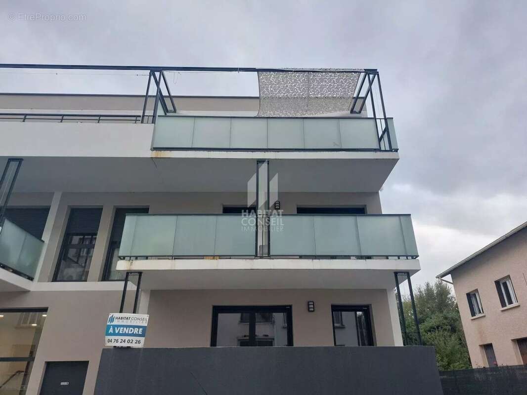 Appartement à SAINT-MARTIN-D'HERES