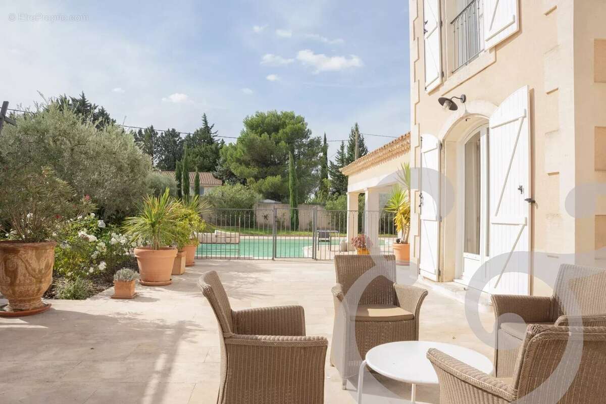 Maison à FONTVIEILLE