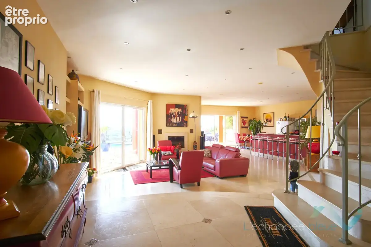 Vente Villa 7 pièces avec magnifique vue mer panoramique à Sainte Maxime - photo 7