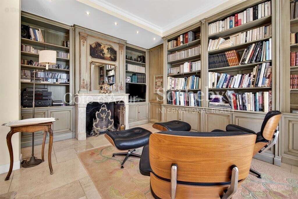 Maison à VALLAURIS