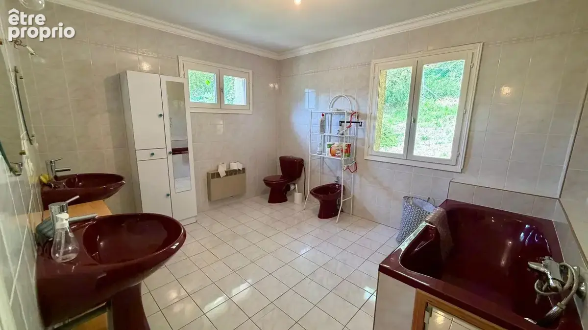 Grande maison familiale à vendre – 5 chambres – 190 m² – Terrain de 2 125 m² – Saint-Bueil - photo 15