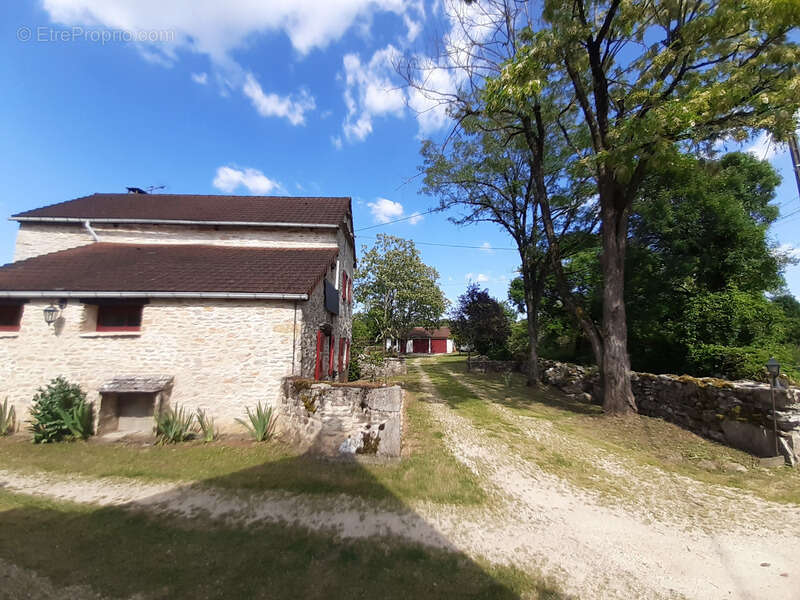 Maison à SALVAGNAC-CAJARC