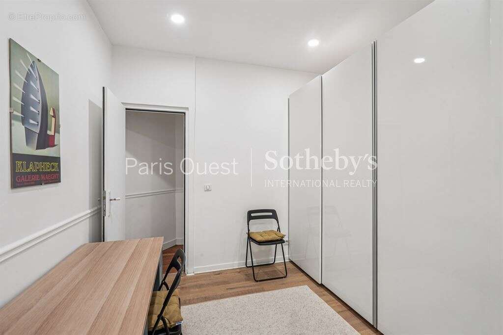 Appartement à PARIS-17E