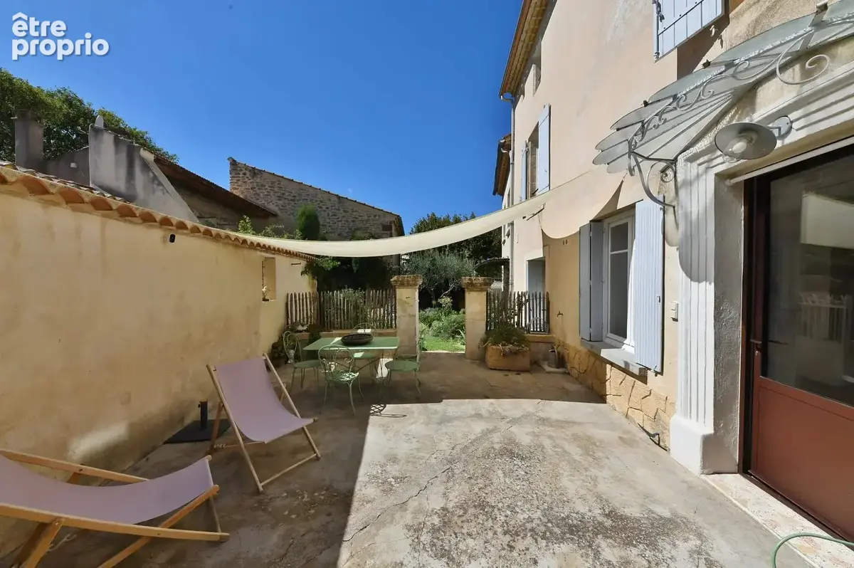 Maison de village avec jardin, bassin de nage et dépendance... - photo 30