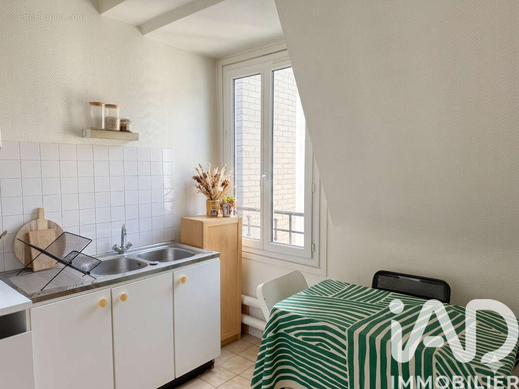 Photo 2 - Appartement à PARIS-16E