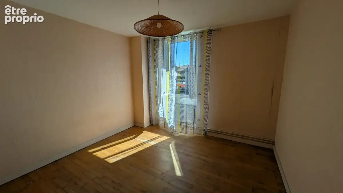 Ensemble immobilier mixte : Maison de village + Local commercial (Boulangerie) — Centre-bourg de Frontenay-Roh - photo 9