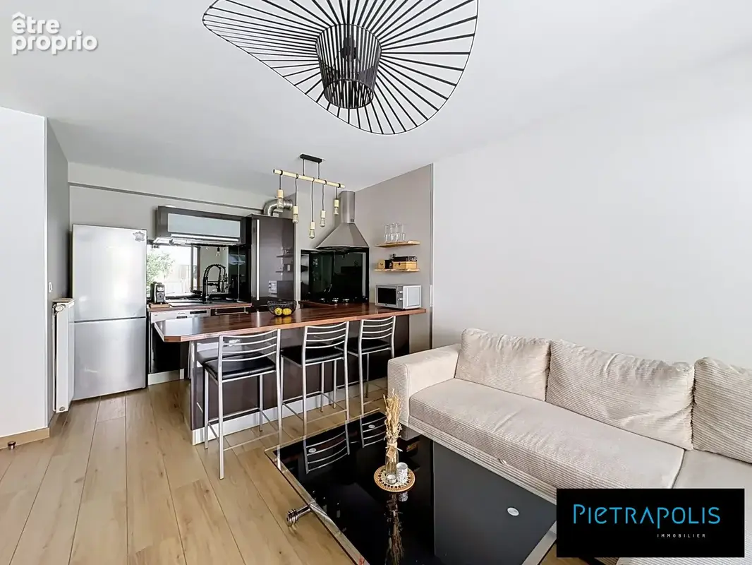 Appartement à NEUVILLE-SUR-SAONE