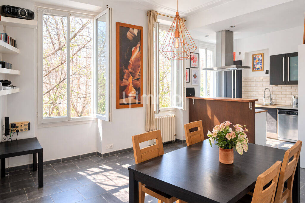 Appartement à MARSEILLE-1E