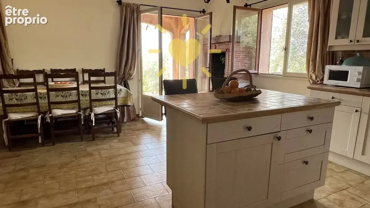 CLAVIERS : Jolie villa avec piscine et vue panoramique - photo 13