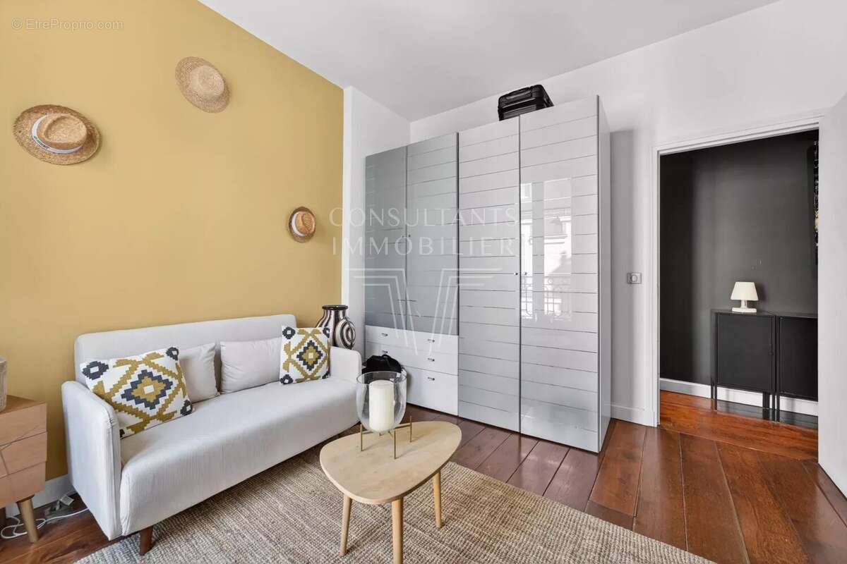 Appartement à PARIS-16E