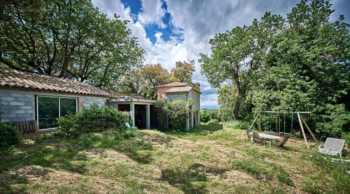 Maison à LA GARDE-FREINET