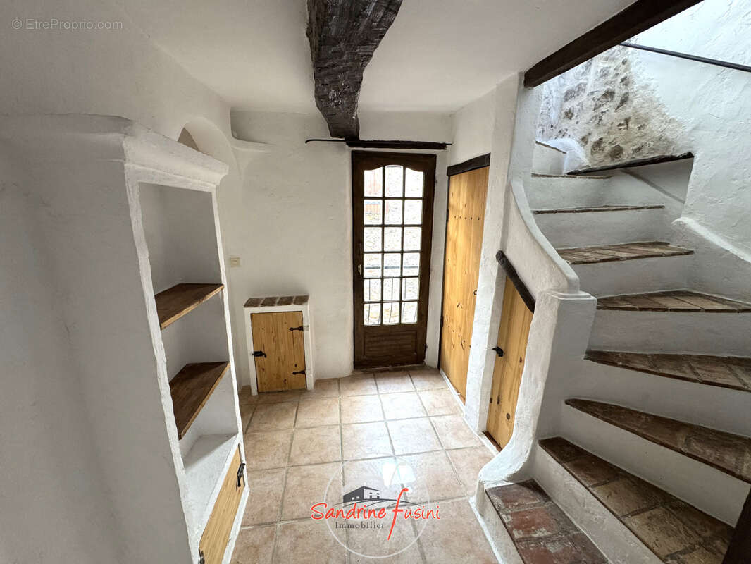 Appartement à CARROS