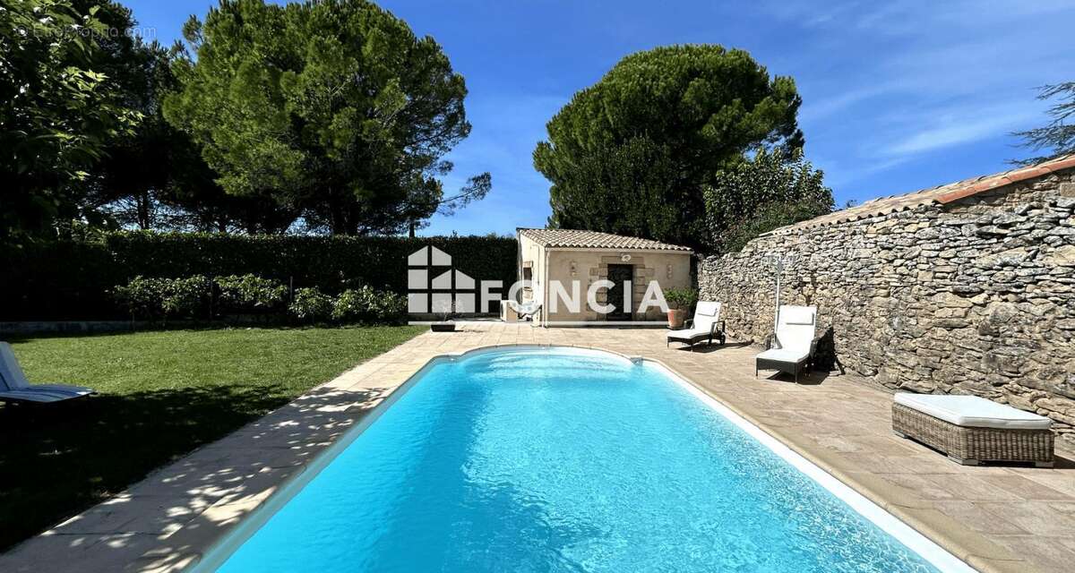 Maison à MONTAREN-ET-SAINT-MEDIERS