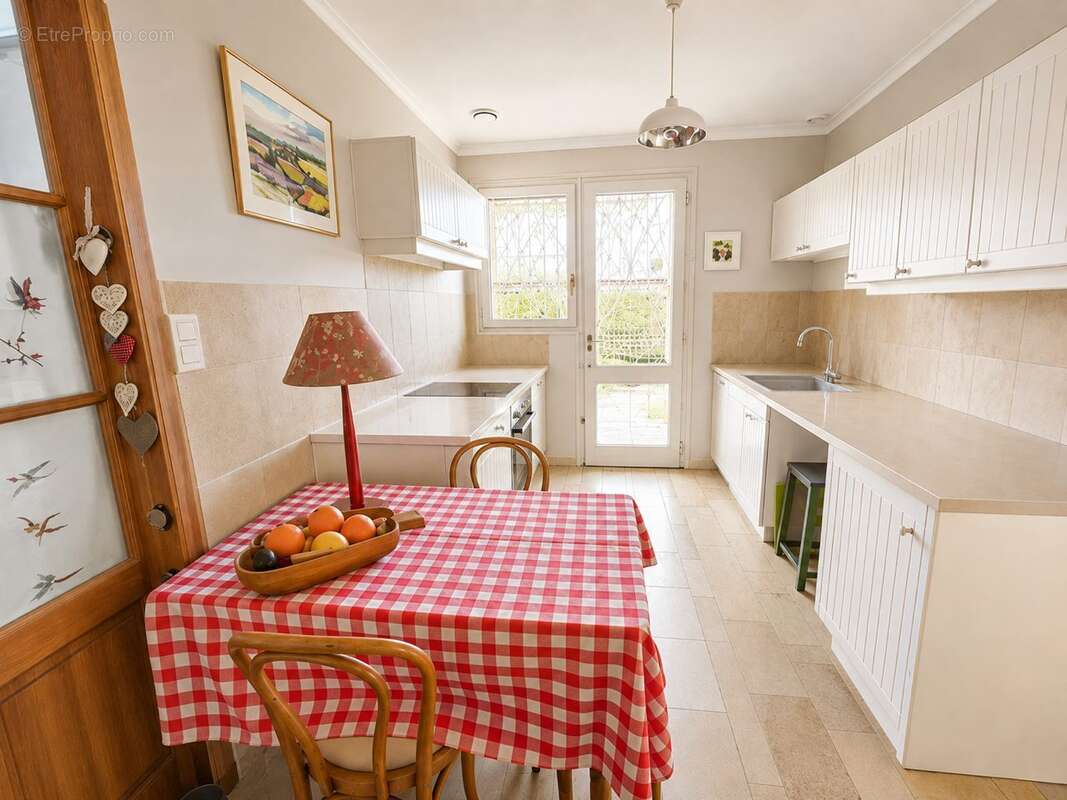 Maison 170 m² à Beaurepaire  - photo 4