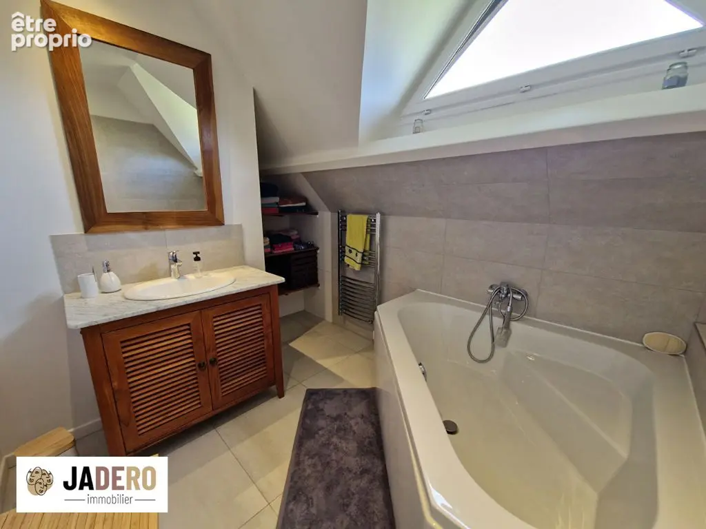 Maison familiale de 187 m² , 4 à 5 chambres , Terrain de 3 011 m² , Saumont-la-Poterie - photo 6
