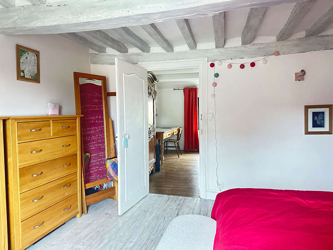 Maison à FOLLAINVILLE-DENNEMONT