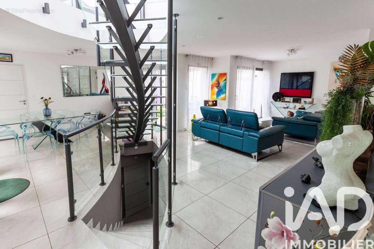 Photo 5 - Maison à LA GARENNE-COLOMBES