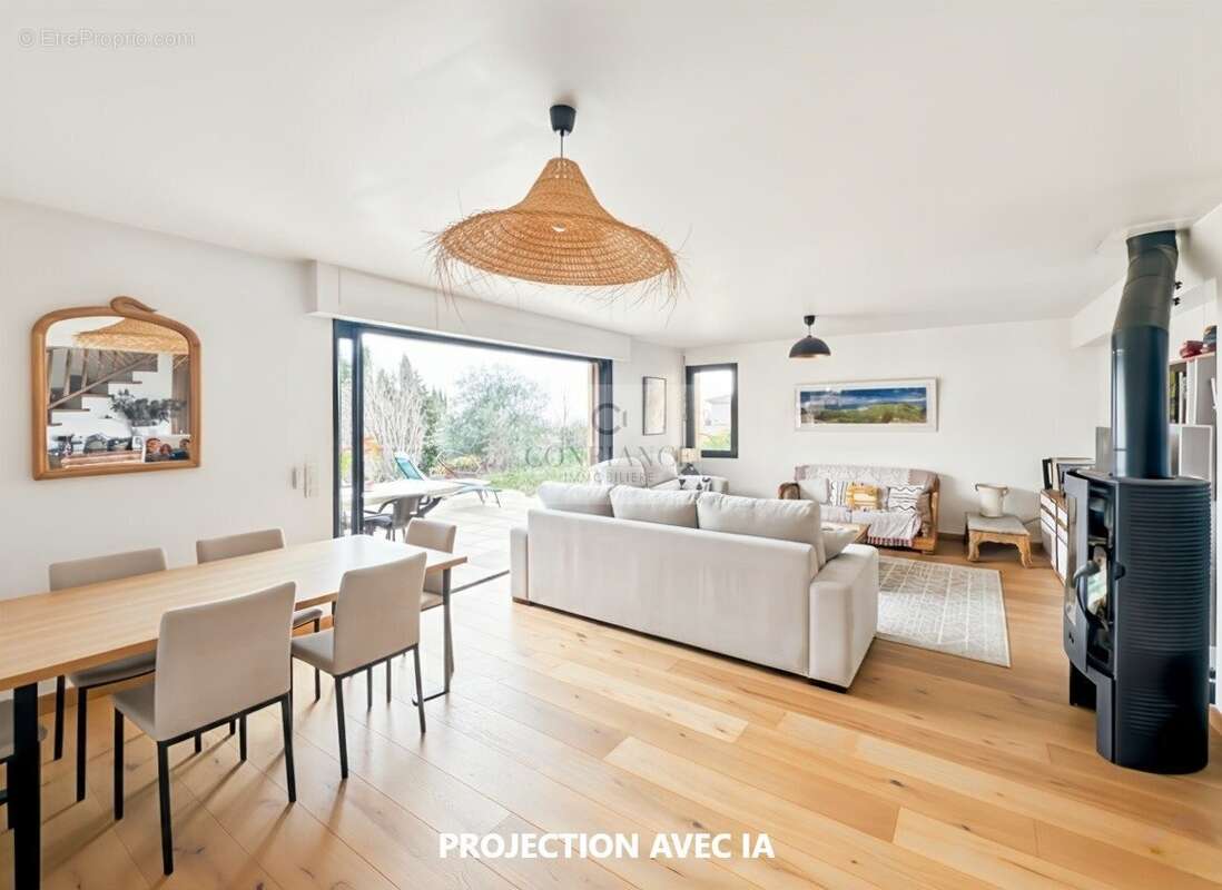 Maison à TOURRETTES-SUR-LOUP