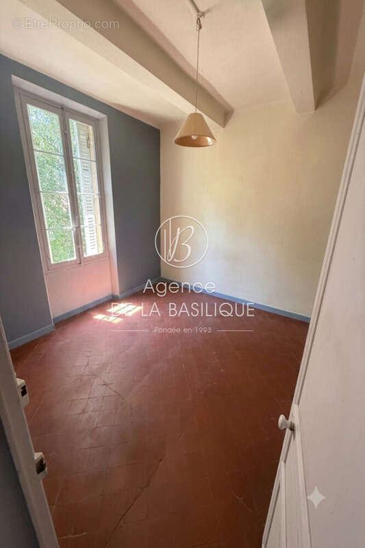 Maison 173 m² à Saint-Maximin-La-Sainte-Baume  - photo 8