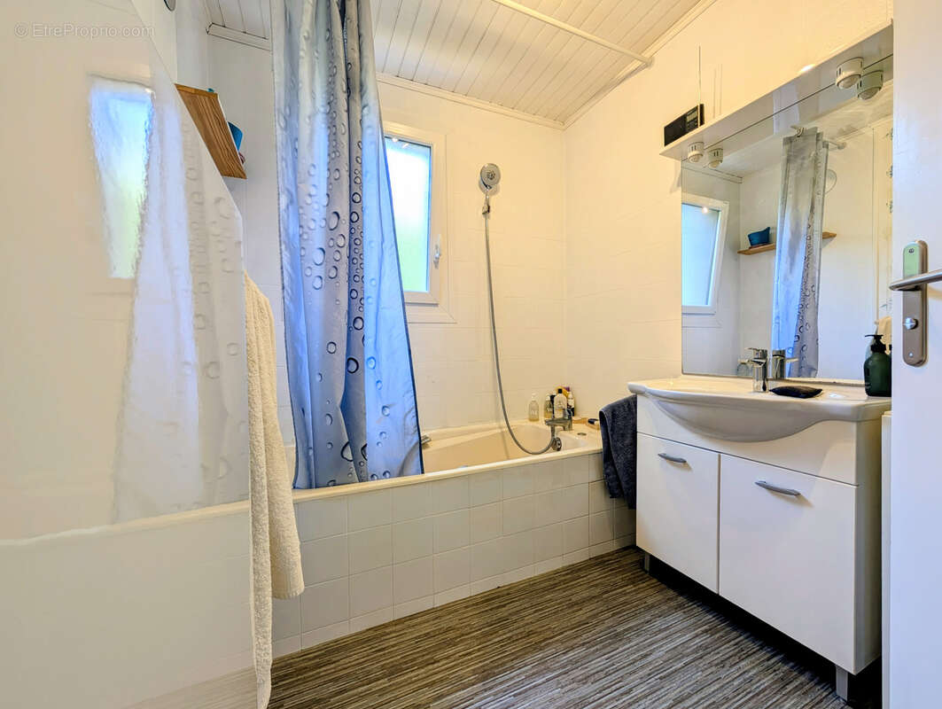 Maison familiale 5 chambres dans un cadre privilégié à Saint-Germain-de-la-Grange - photo 9