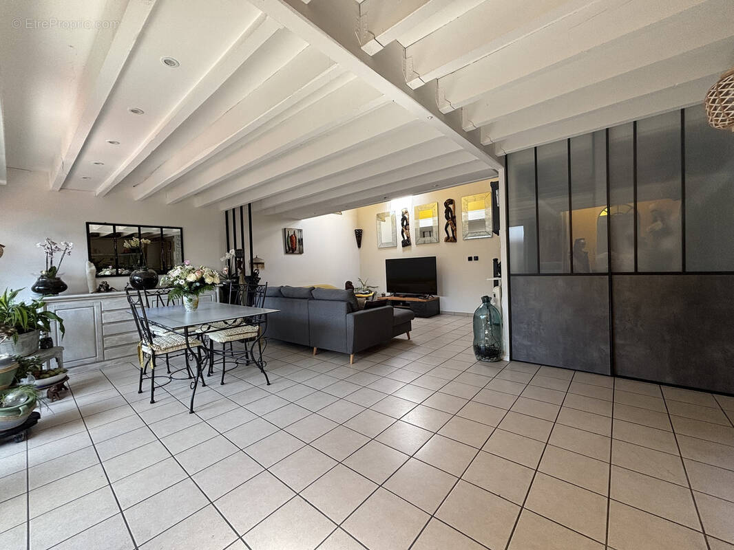 Appartement à LE PERRAY-EN-YVELINES