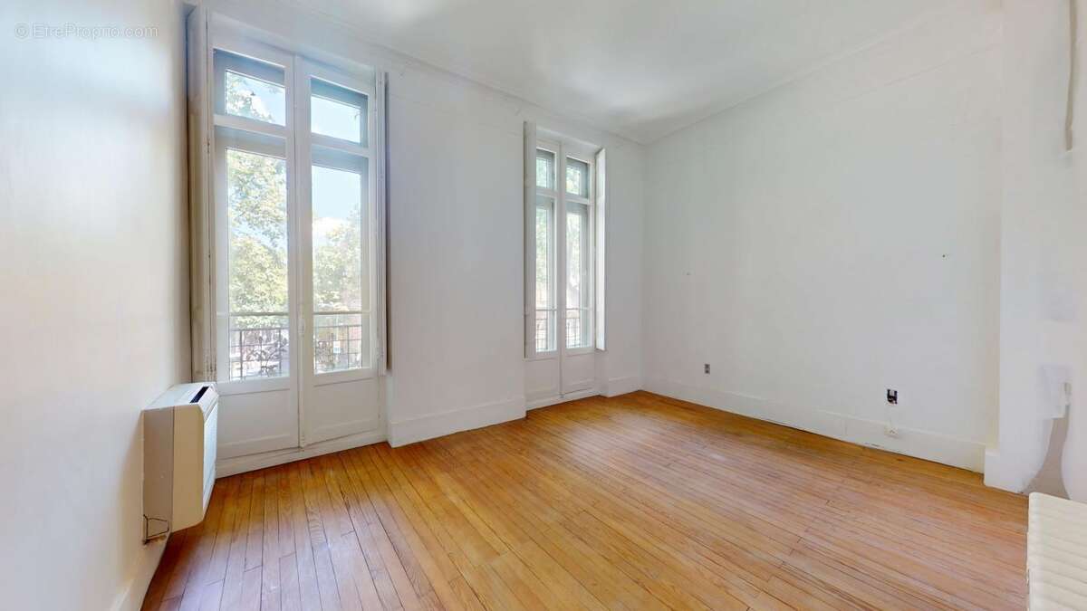 Appartement T4/5 traversant - Saint-Sernin / Jeanne d'Arc - photo 3