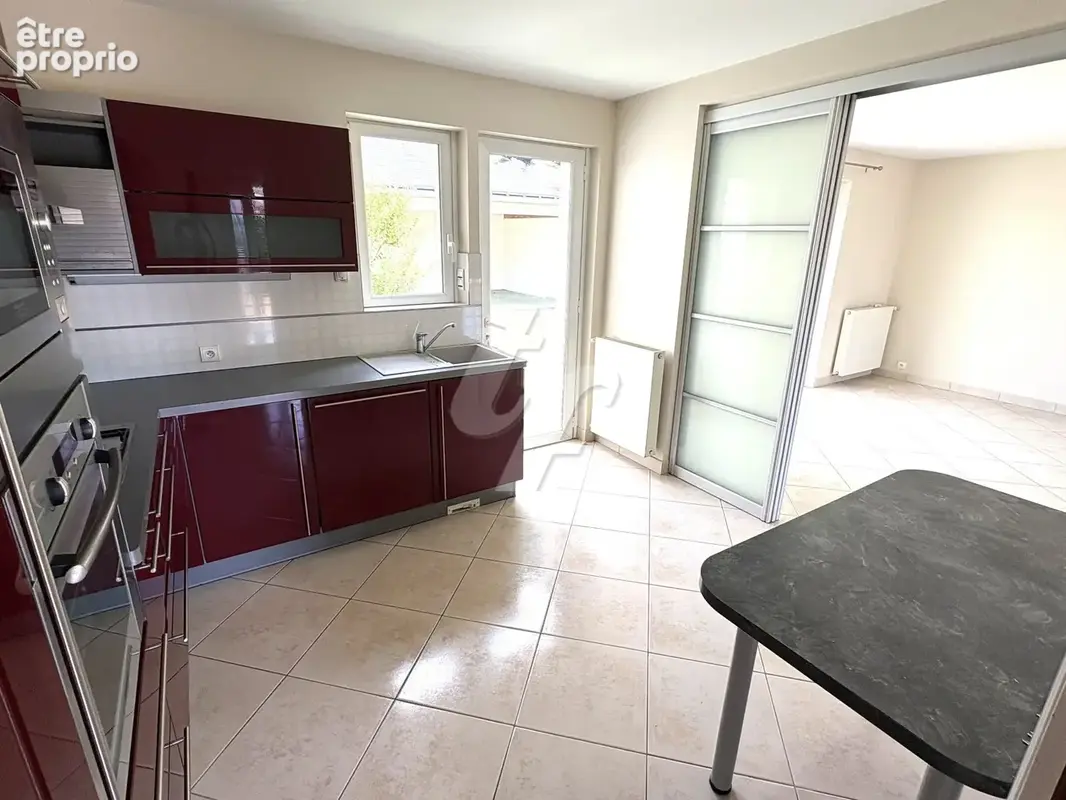 Maison 131 m² à Grandchamps-Des-Fontaines  - photo 7