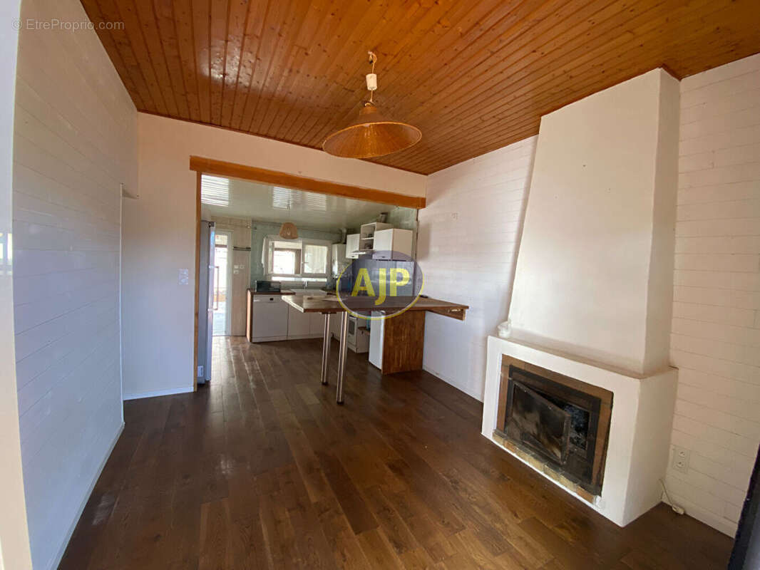 Maison à VENDAYS-MONTALIVET