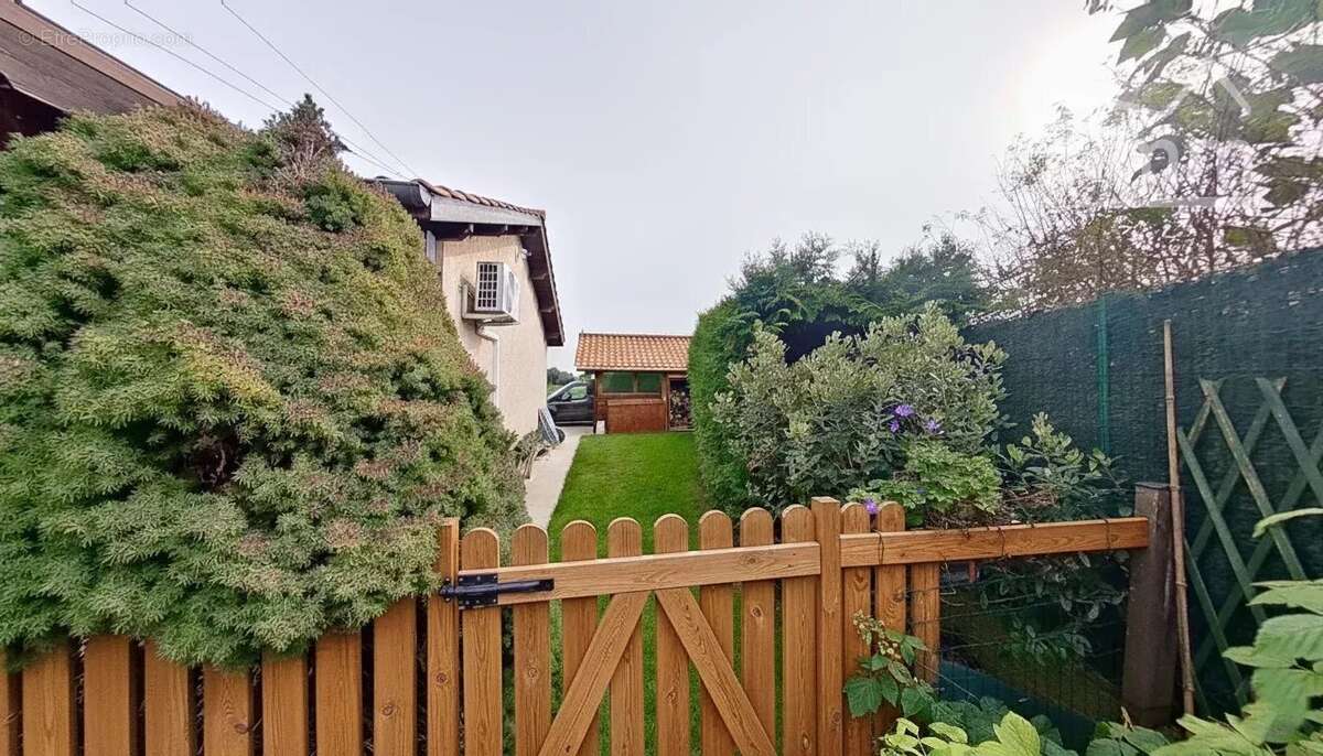 Maison à VAULX-EN-VELIN