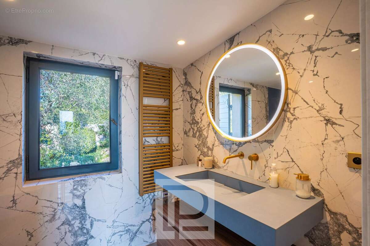 Maison à MOUGINS