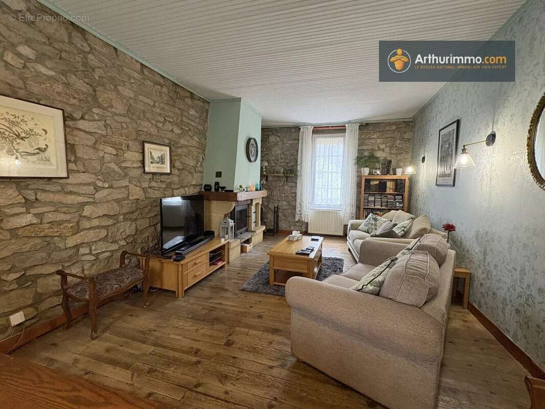 Maison à L&#039;AIGUILLON