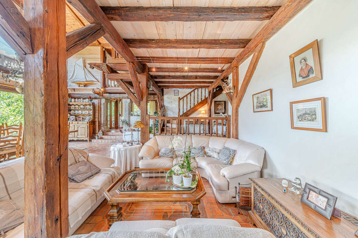 Chalet d’exception 8 pieces   350 m2 sur terrain  5000 m2  chatillon-sur-cluses - photo 8