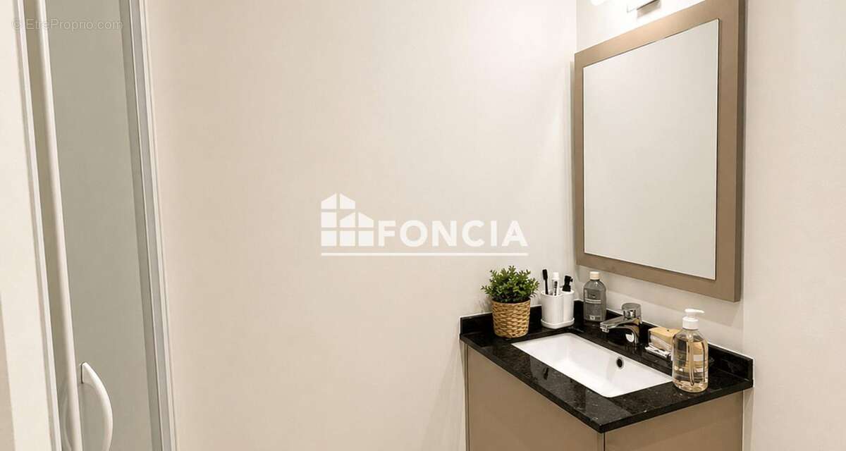Appartement à AIGALIERS