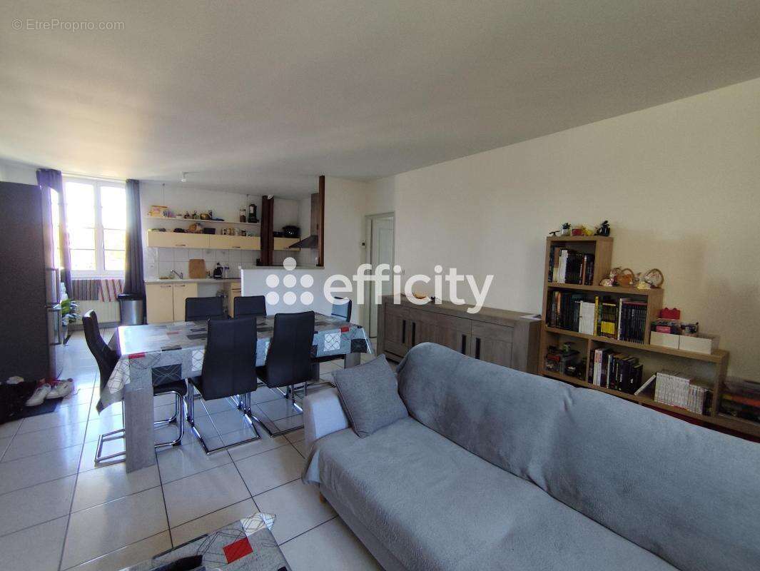 Appartement à SAINTES