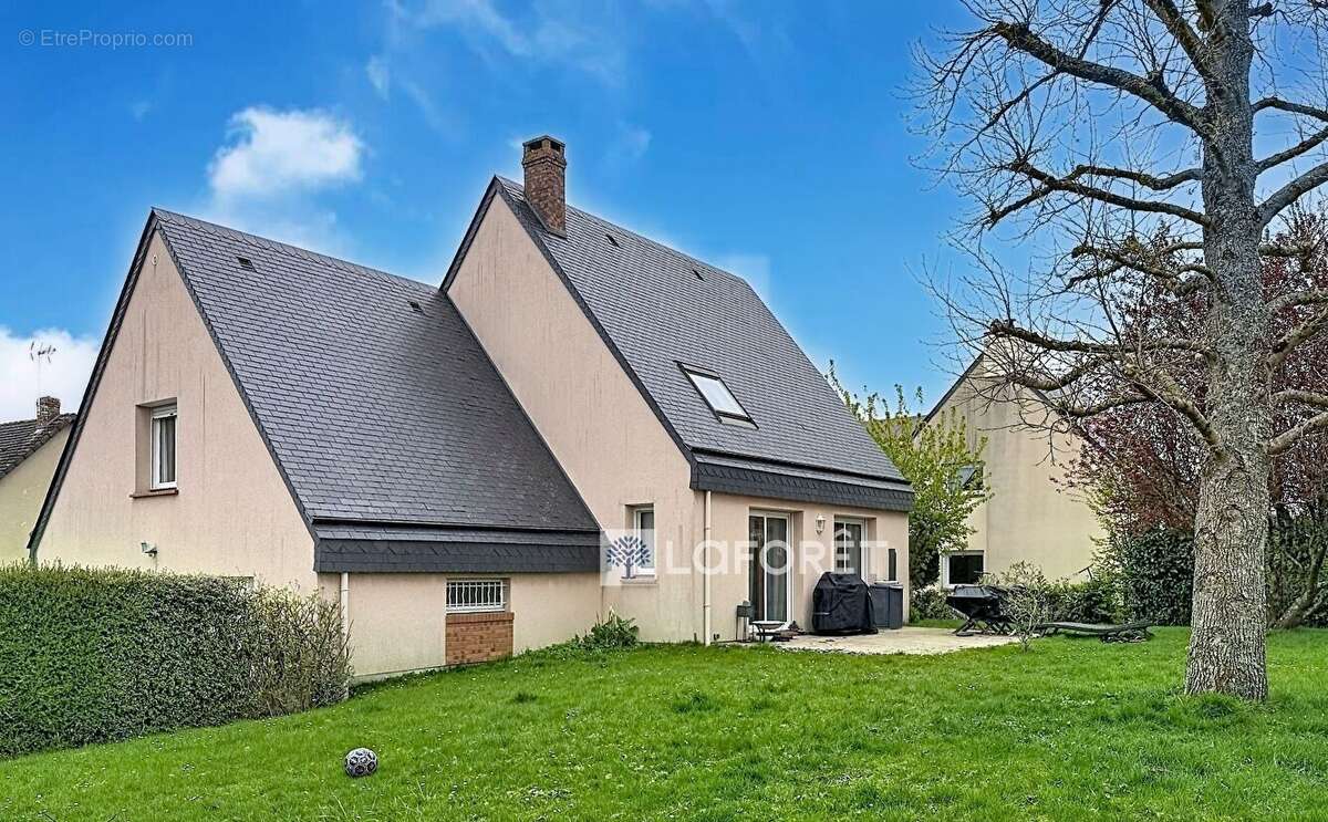 Maison à LE MESNIL-ESNARD