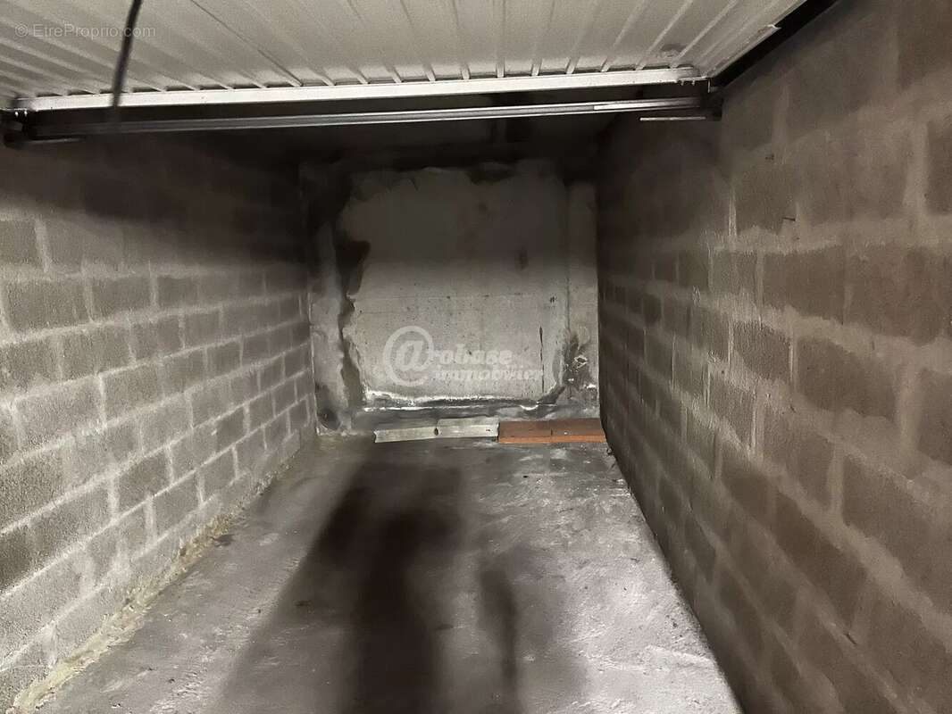 Parking à MARSEILLE-10E