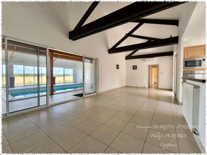 Maison spacieuse avec piscine intérieure et très belles prestations - photo 8